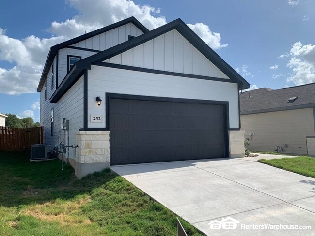 252 Kinsley Wy in New Braunfels, TX - Building Photo - Building Photo