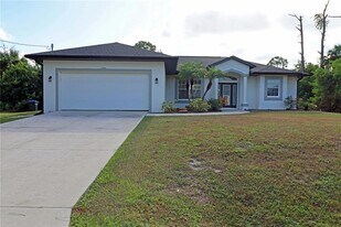 2595 Snowflake Ln in North Port, FL - Building Photo