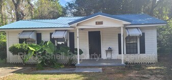 10608 Chemstrand Rd in Pensacola, FL - Building Photo