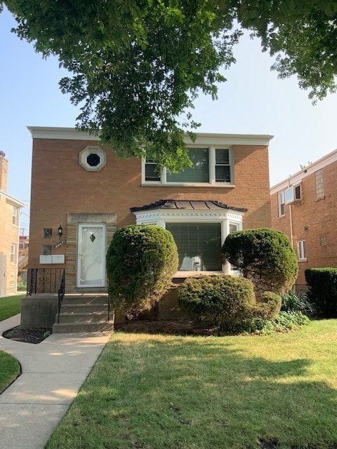 property at 6047 N Sauganash Ave