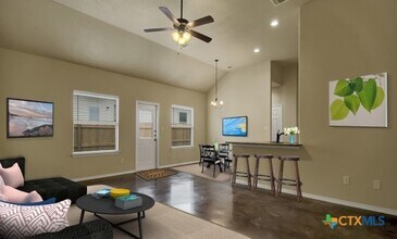 1523 Lucille St in Seguin, TX - Building Photo - Building Photo