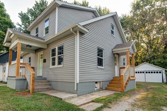 1328 S Florence Ave in Springfield, MO - Foto de edificio - Building Photo