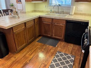 1812 Lakeview Dr in Newark, OH - Foto de edificio - Building Photo