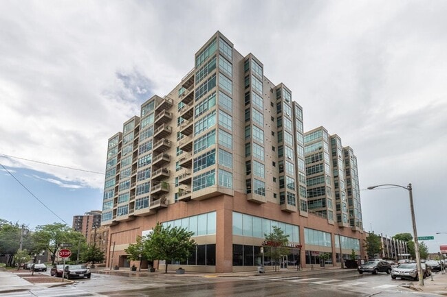 property at 1550 E Royall Pl