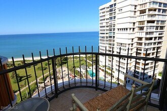 4251 Gulf Shore Blvd N in Naples, FL - Building Photo - Building Photo