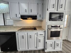 1527 Black Forest Dr in Lakeland, FL - Building Photo - Building Photo