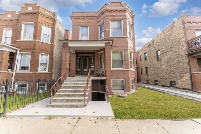 property at 2419 N Kostner Ave