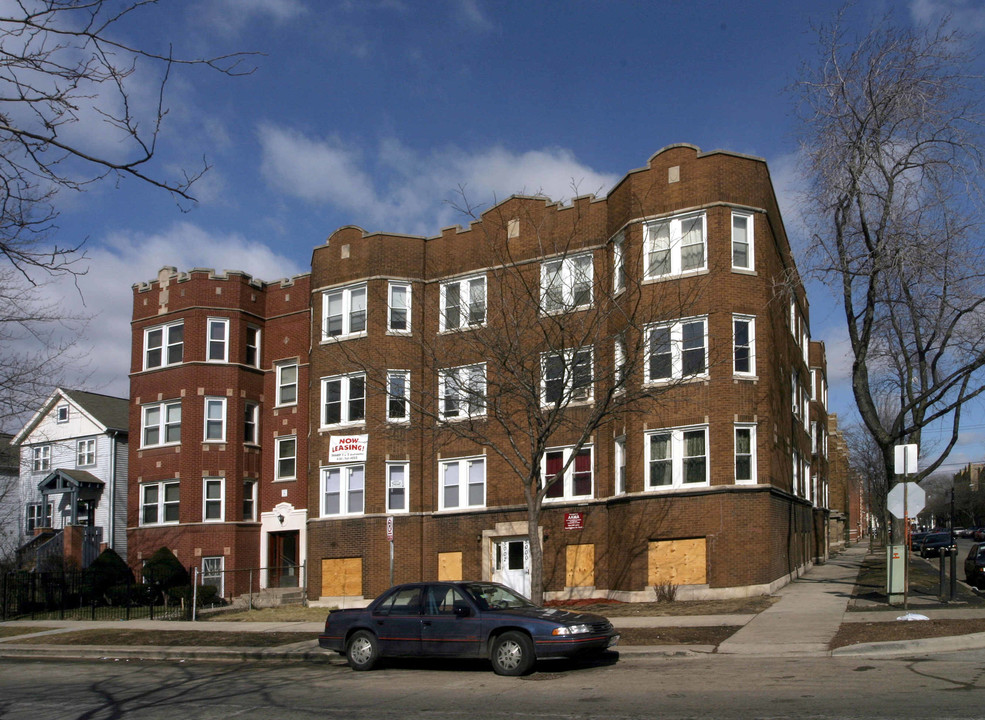 5000 W Quincy St in Chicago, IL - Building Photo