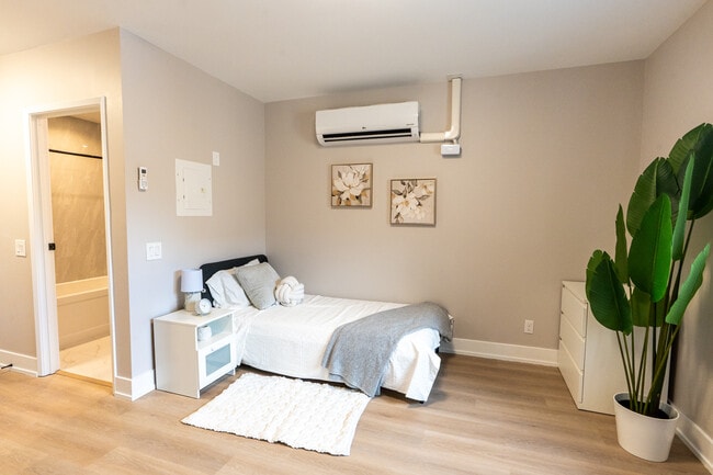 376 Richmond St in London, ON - Building Photo - Building Photo