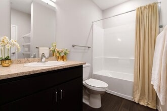 Tigris Tower in Sterling Heights, MI - Foto de edificio - Building Photo