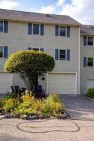 51 Fords Landing Dr in Dover, NH - Building Photo