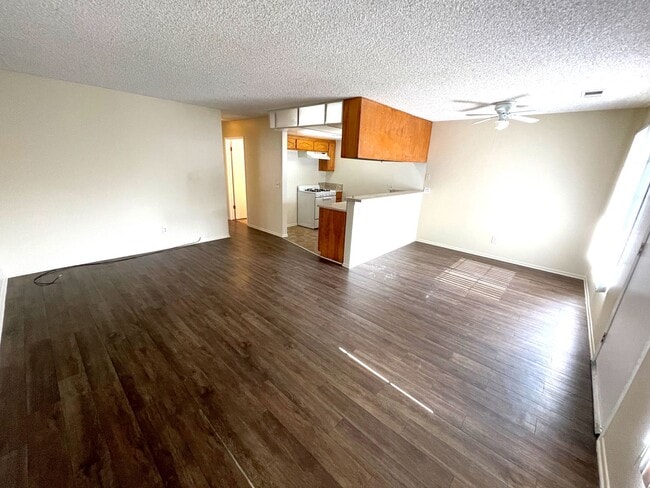 12157 Vanowen St in Los Angeles, CA - Building Photo - Building Photo