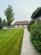 106 Ironwood Dr in Blanchard, ID - Building Photo - Building Photo