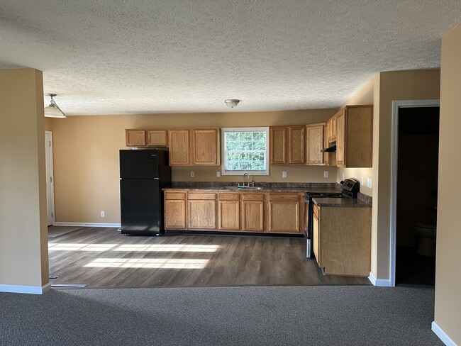 5103 Constance Dr in Louisville, KY - Foto de edificio - Building Photo