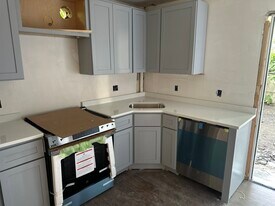 12 Hunting St, Unit 2A in Cambridge, MA - Building Photo