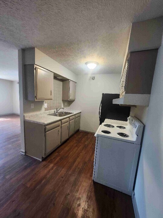 1714 Autumn Dr in Boonville, IN - Building Photo