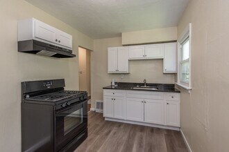 6325 Jefferson Ave in Berkeley, MO - Building Photo - Building Photo