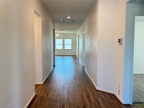 105 Pearland St in Hutto, TX - Building Photo - Building Photo