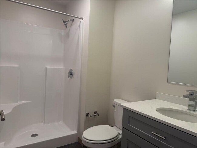 1624 Lonsdale Ave in Lincoln, RI - Building Photo - Building Photo