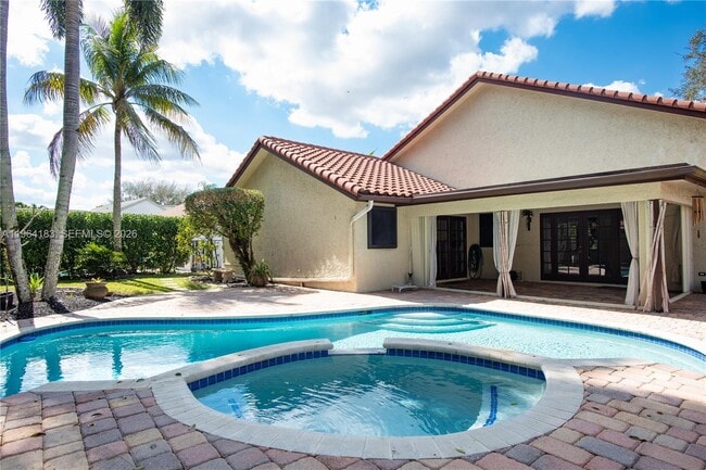 3160 Peachtree Cir in Davie, FL - Building Photo - Building Photo