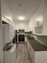 8016 Annis Rd in Chilliwack, BC - Building Photo - Building Photo