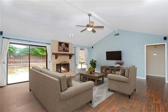 11724 Running Fox Trail in Austin, TX - Foto de edificio - Building Photo