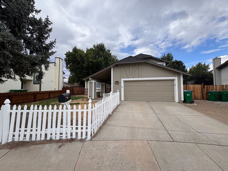 1230 Junction Dr in Sparks, NV - Building Photo