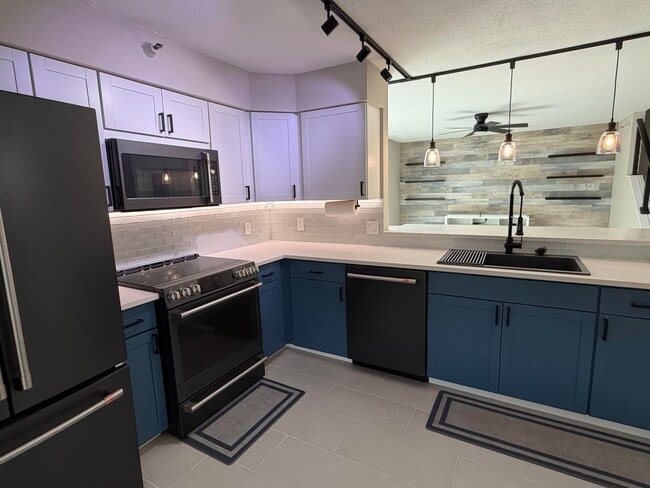 property at 117 Yacht Club Way