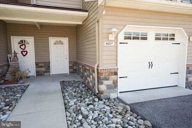 property at 403 Parkview Ct