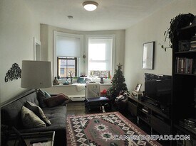 114 Willow St, Unit 2 in Cambridge, MA - Building Photo