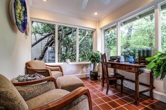 162 Peachtree Hills Ave NE in Atlanta, GA - Building Photo - Building Photo