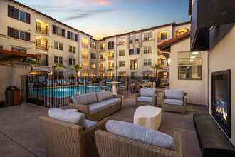 Anindell Folsom 55+ Residences in Folsom, CA - Foto de edificio - Building Photo