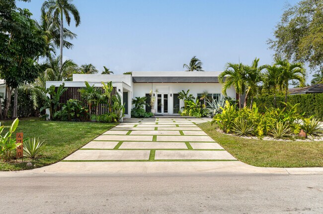 property at 4740 Bay Point Rd