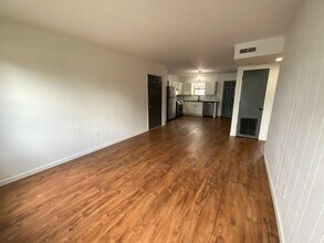 100 Ravenwood Dr in Jacksonville, NC - Building Photo - Building Photo