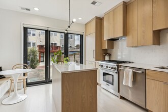 1157 3rd St NE in Washington, DC - Foto de edificio - Building Photo