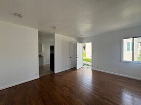 5179 Huntington Dr N in Los Angeles, CA - Building Photo
