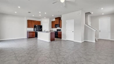 10735 Hawks Landing Dr in Land O Lakes, FL - Building Photo - Building Photo