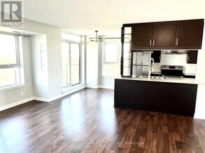 190-2190 Borough Dr in Toronto, ON - Building Photo - Building Photo
