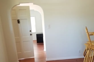 8437 Naylor Ave in Westchester, CA - Building Photo - Building Photo