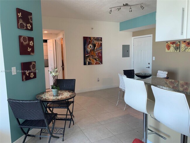 275 NE 18th St in Miami, FL - Building Photo - Building Photo