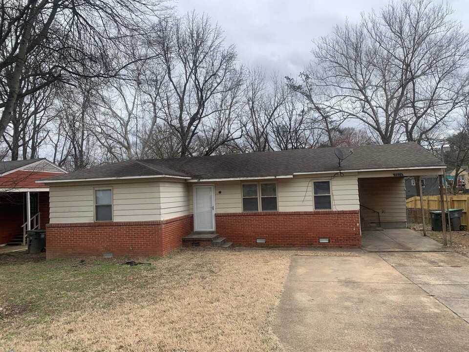 3614 Suzanne Dr in Memphis, TN - Building Photo