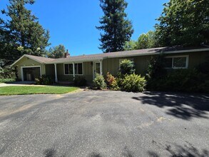 10577 Gautier Dr in Auburn, CA - Building Photo - Building Photo