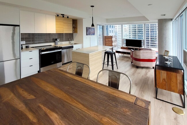 1180 Rue de Bleury in Montréal, QC - Building Photo - Building Photo