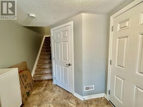 798 Maloja Way in Ottawa, ON - Building Photo - Building Photo