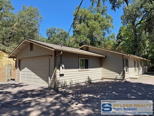 2052 McNab Ranch Rd in Ukiah, CA - Building Photo - Building Photo