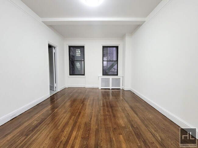 NO FEE One Bed in Midtown East! Won't Stay