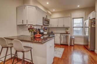 403 Adams St in Hoboken, NJ - Building Photo - Building Photo