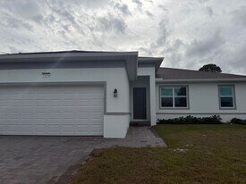 7474 Manville Terrace in Port Charlotte, FL - Building Photo