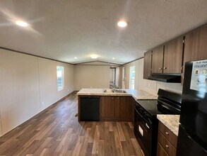 35 Tower Manor Cir W in Auburndale, FL - Building Photo - Building Photo