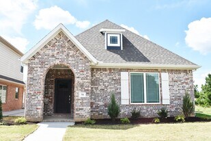 731 N Salem Rd in Fayetteville, AR - Building Photo